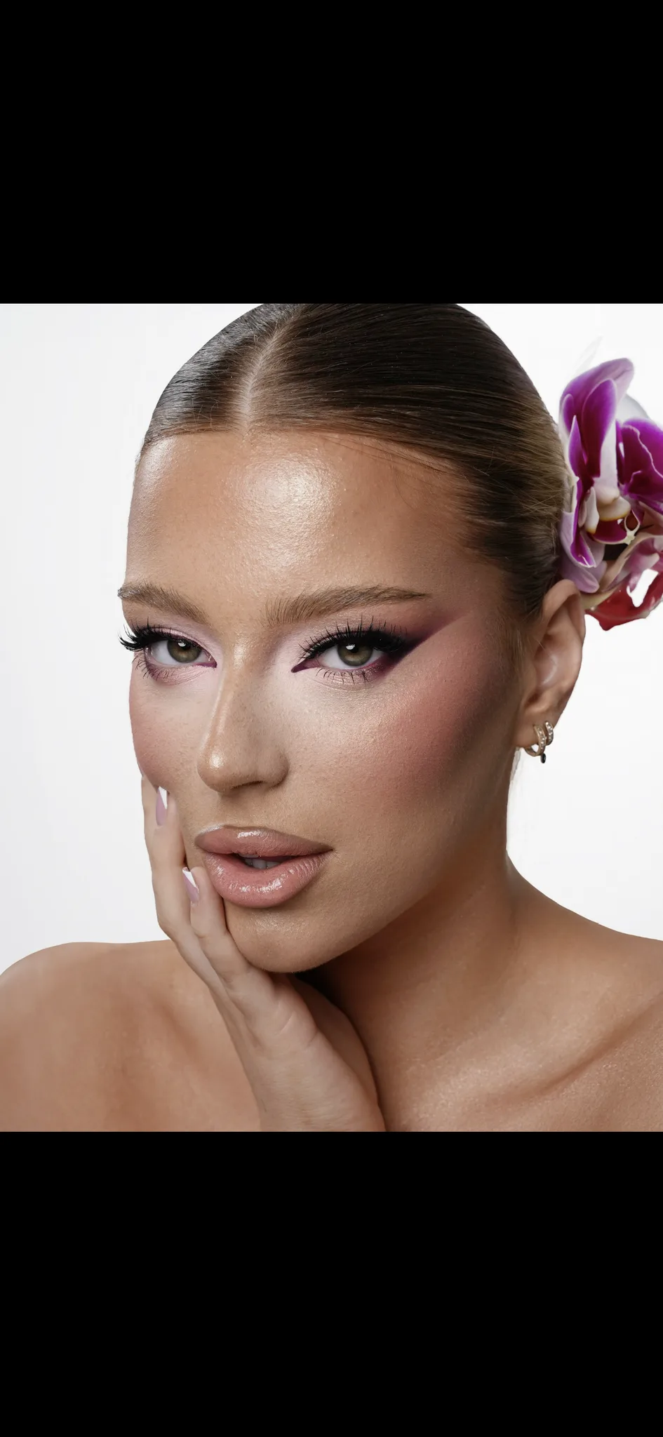 AG- Make-up Artist 2